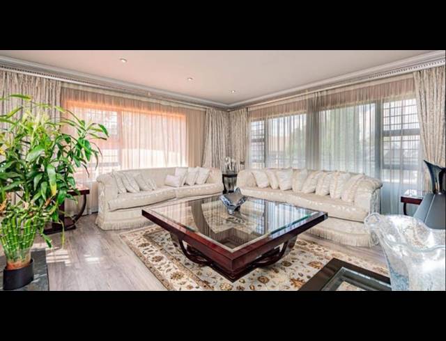 4 BEDROOM HOUSE FOR SALE IN MEYERSDAL
